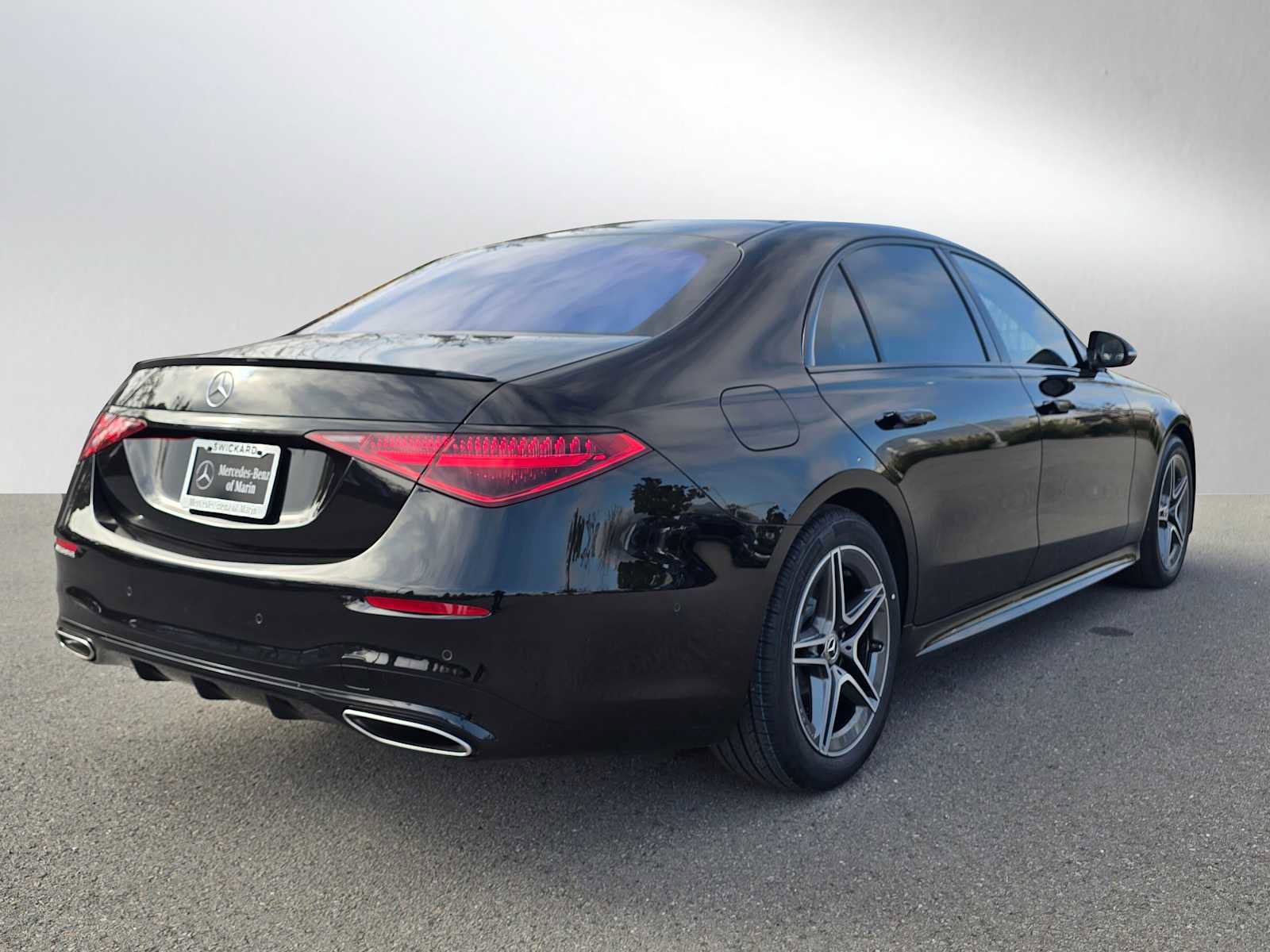 Used 2022 Mercedes-Benz S 580 4MATIC Sedan image 3