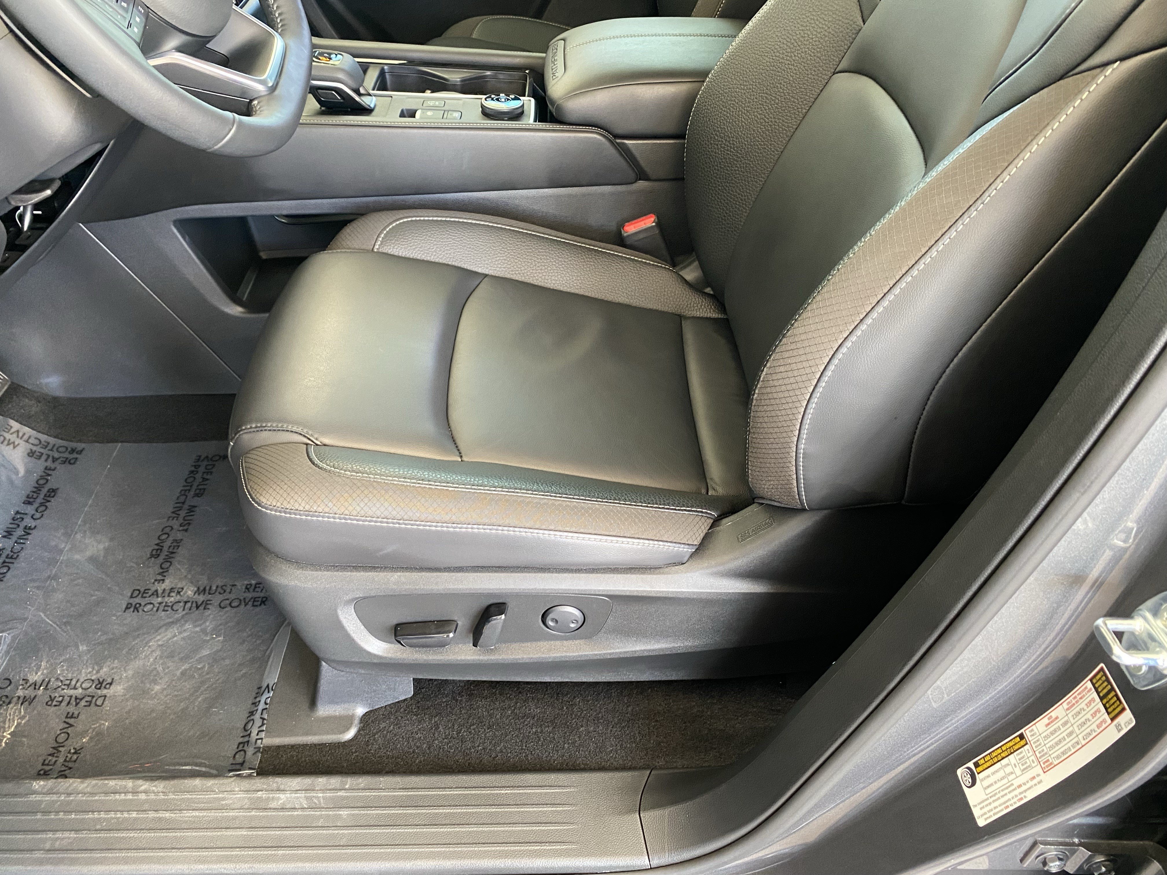Used 2025 Nissan Pathfinder SL w/ Cargo Package AWD/4WD image 34