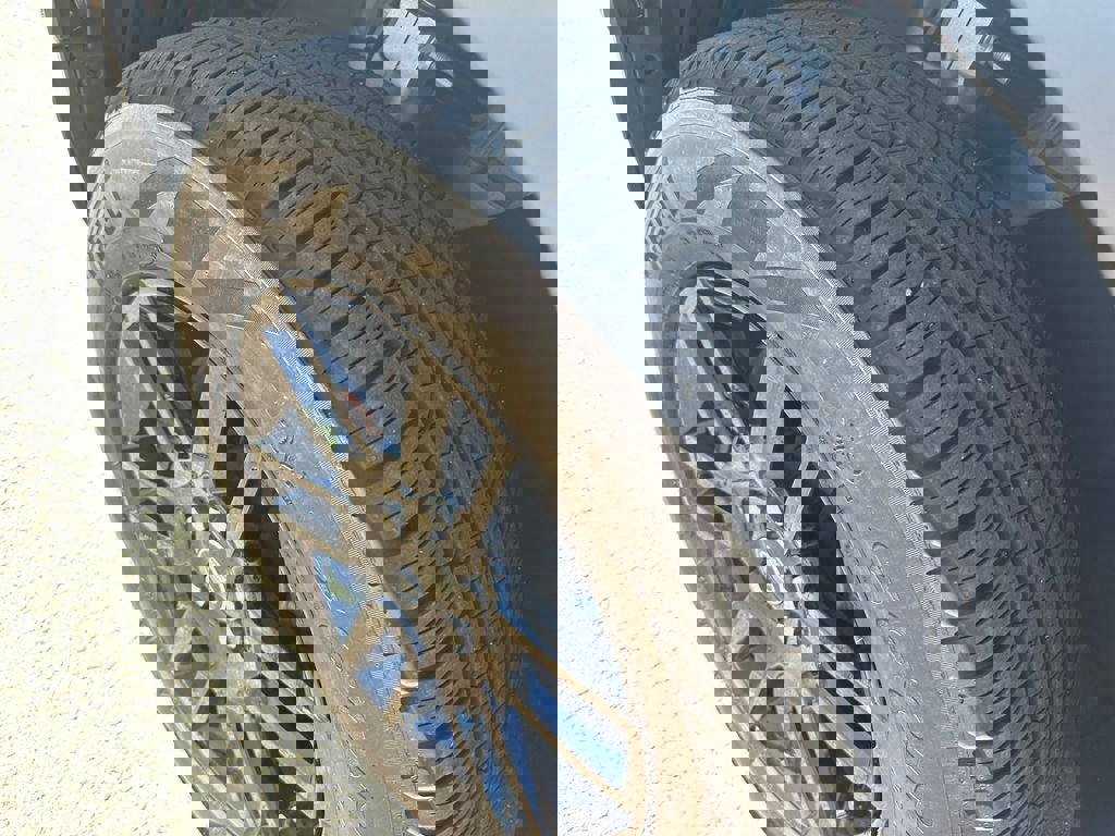 Used 2025 Land Rover Defender 90 S AWD/4WD image 22