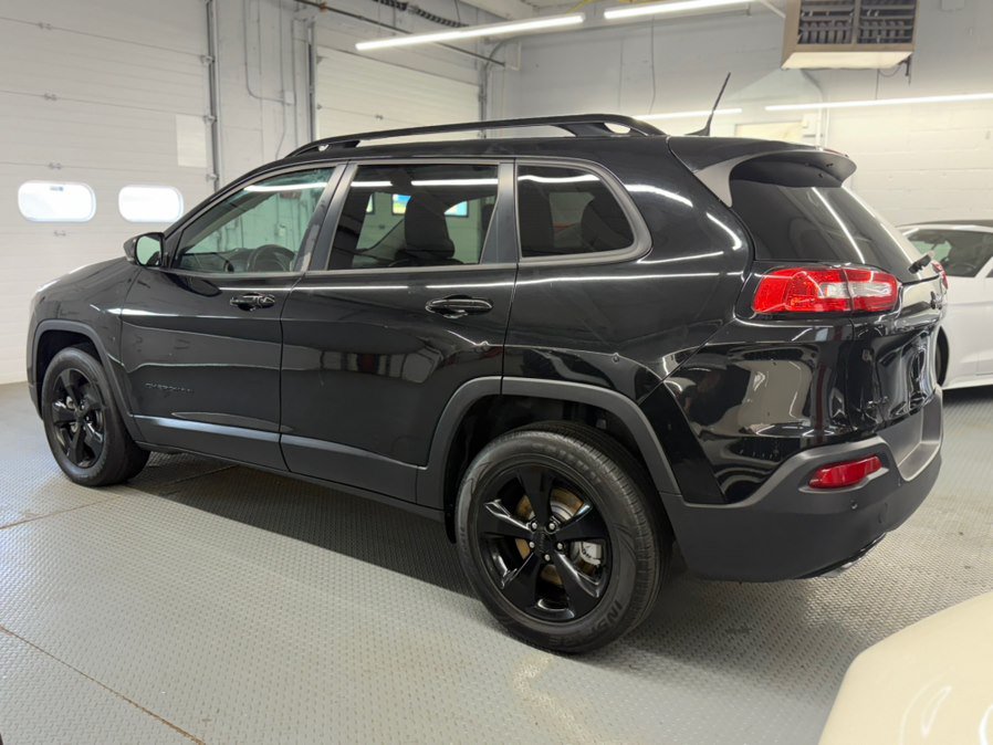 Used 2018 Jeep Cherokee Limited w/ High Altitude Package AWD/4WD image 10
