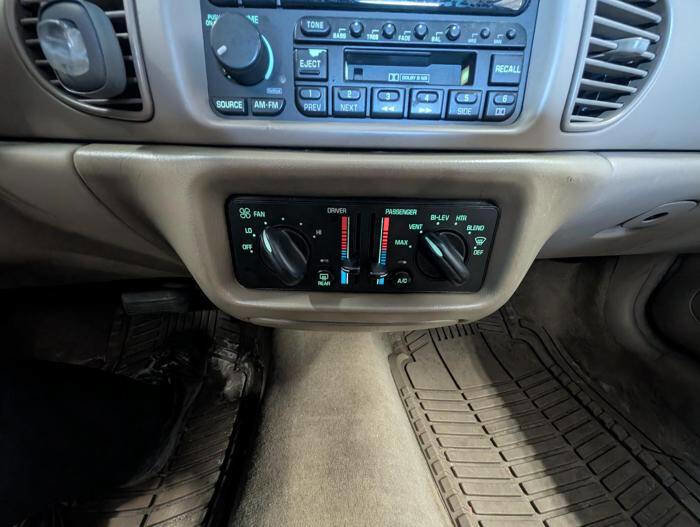 Used 2003 Buick Century Custom FWD image 36