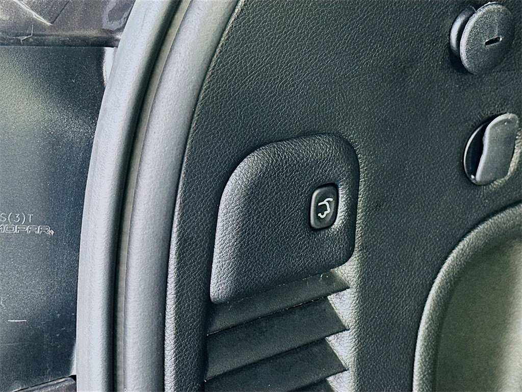 Used 2021 Jeep Grand Cherokee Laredo X image 7