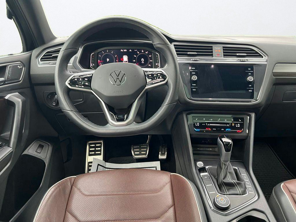 Certified 2024 Volkswagen Tiguan SEL R-Line w/ MDO Package, Two-Row AWD/4WD image 20