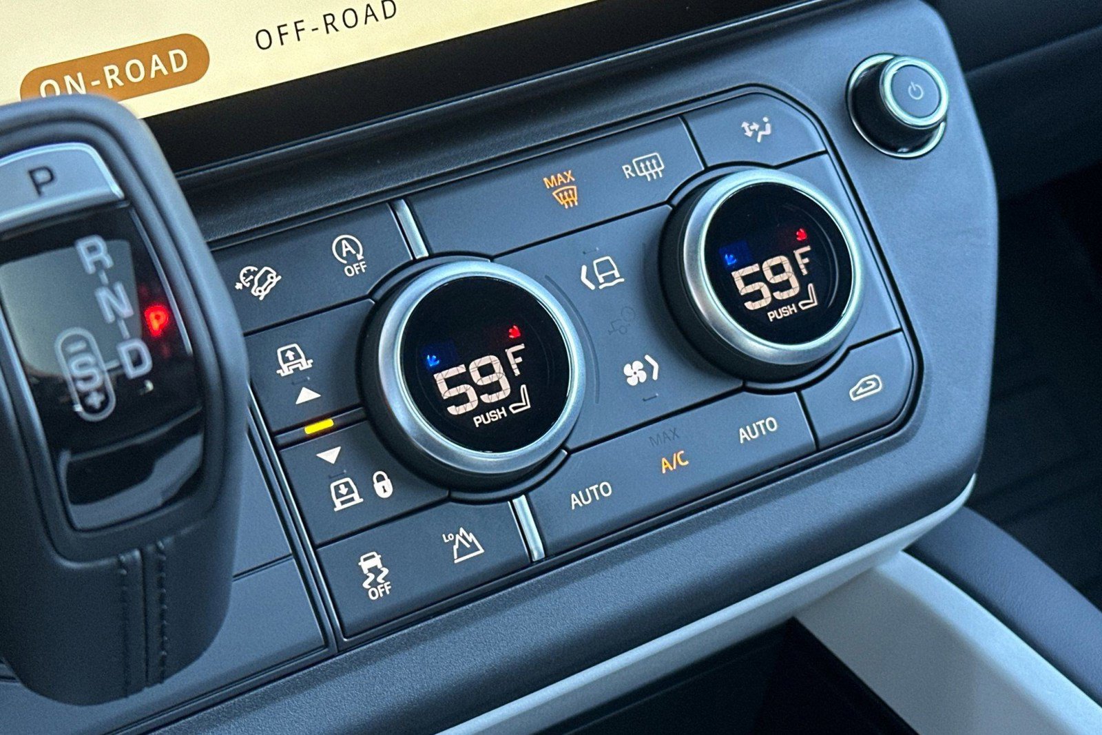 New 2026 Land Rover Defender 130 X-Dynamic SE image 16