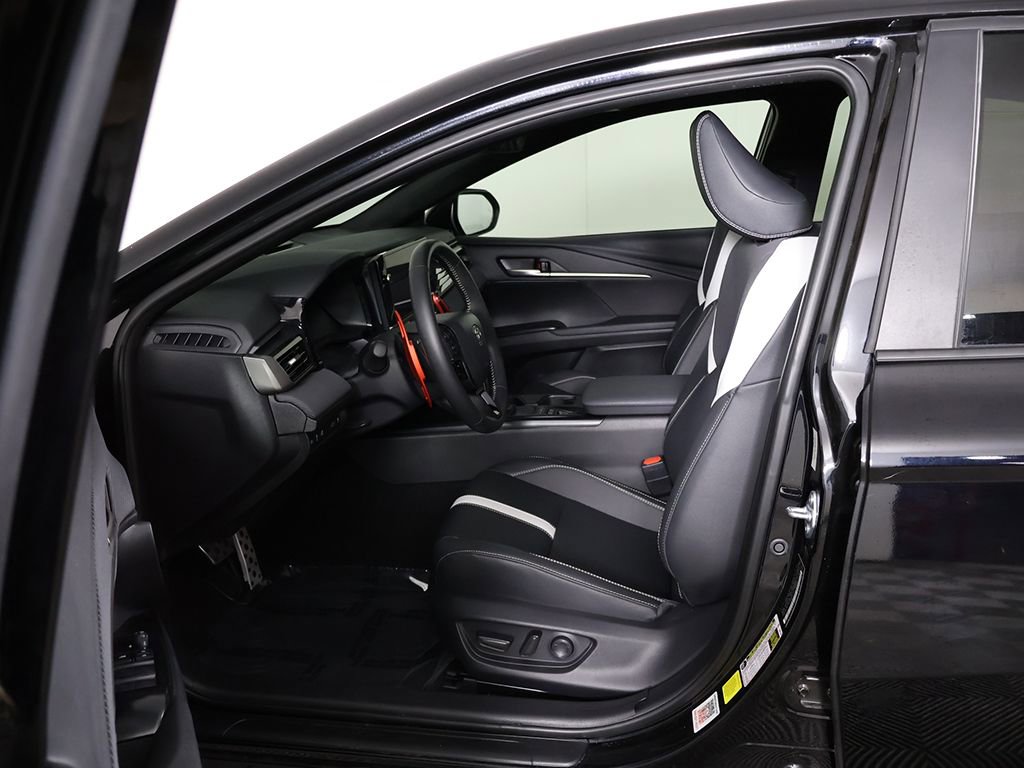 Used 2025 Toyota Camry SE FWD image 29