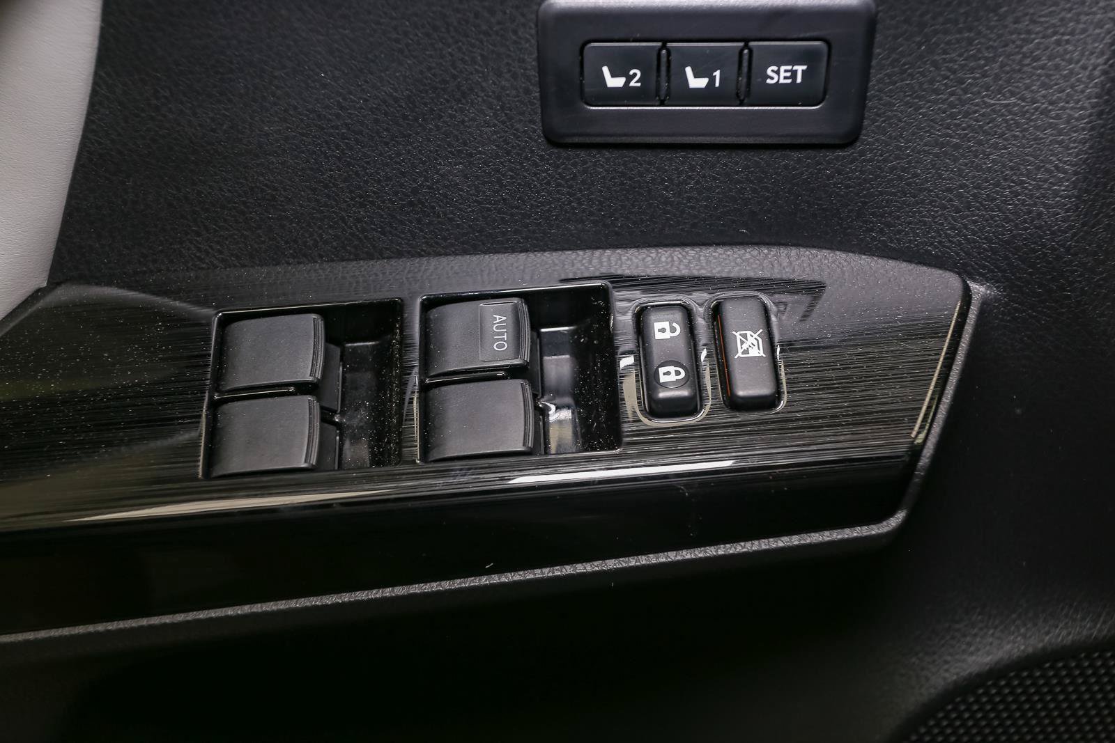 Used 2018 Toyota RAV4 Limited AWD/4WD image 47
