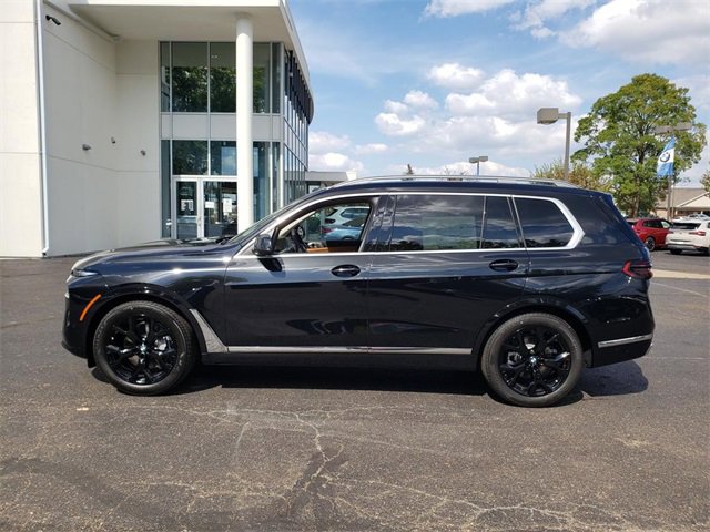 New 2026 BMW X7 xDrive40i image 2