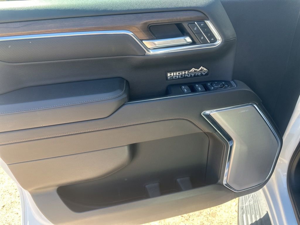 Used 2024 Chevrolet Silverado 1500 High Country w/ Technology Package AWD/4WD image 15