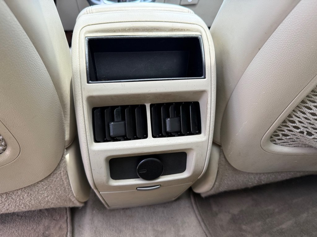 Used 2012 Cadillac SRX Luxury FWD image 16