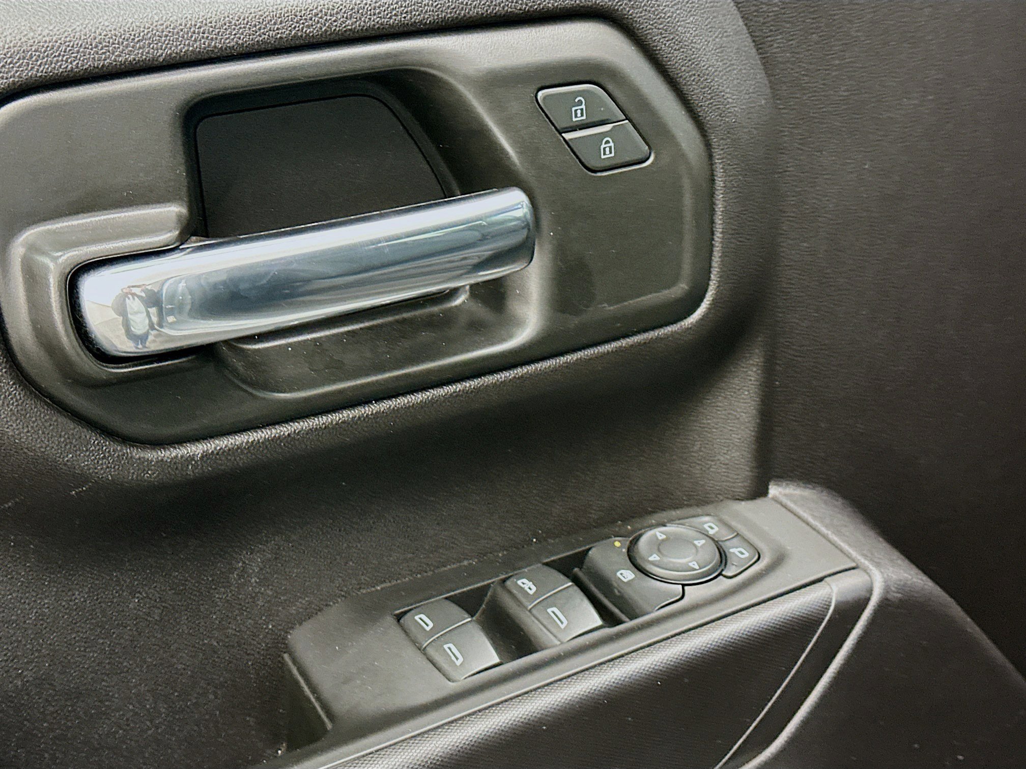 Used 2024 Chevrolet Silverado 1500 Custom Trail Boss w/ LPO, Dark Essentials Package image 15