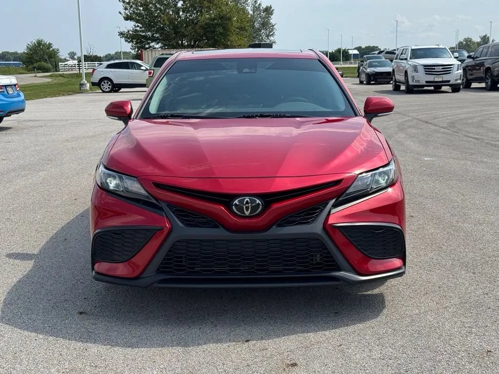 Used 2023 Toyota Camry SE w/ Convenience Package FWD image 2