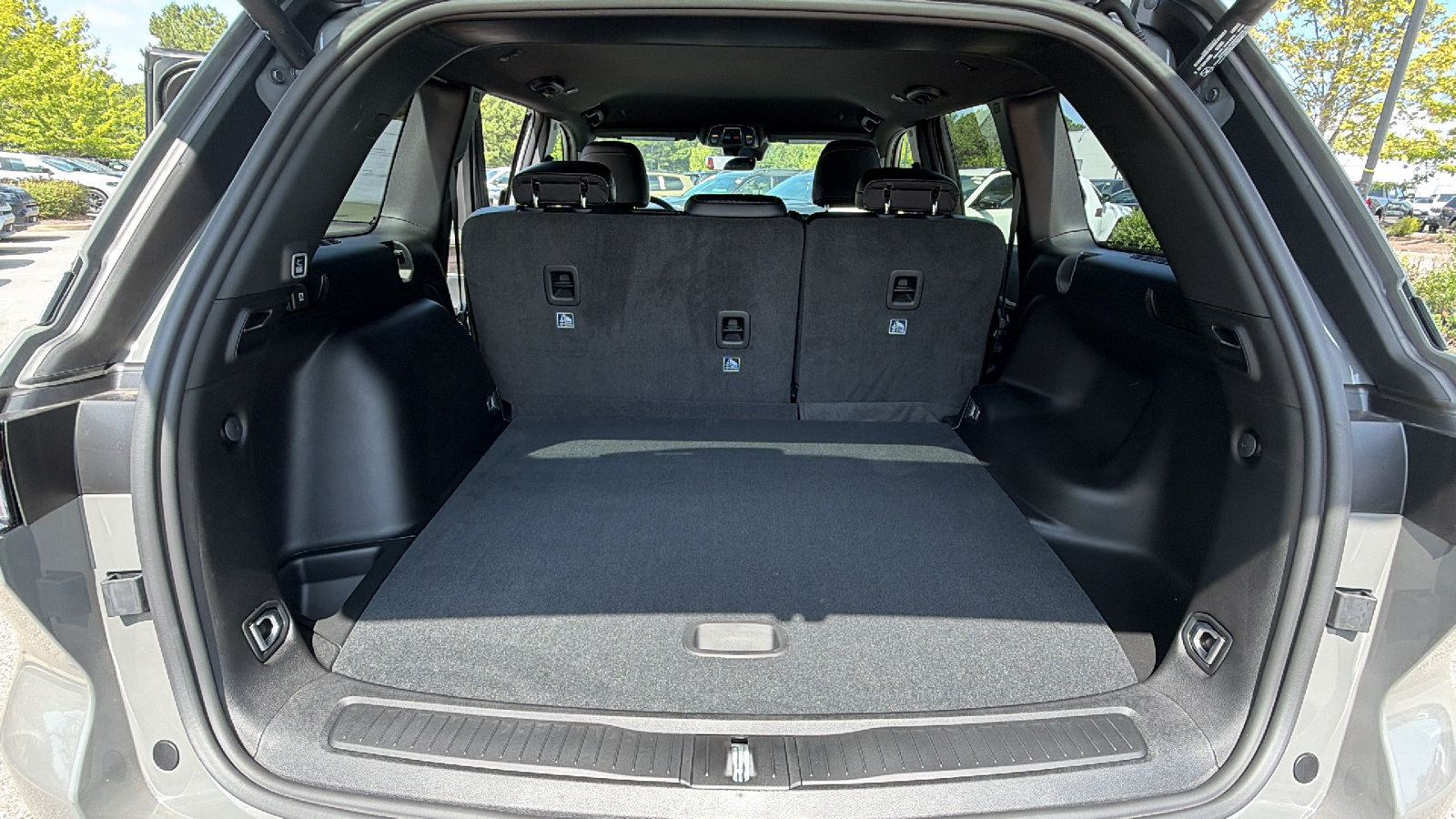 New 2027 Jeep Grand Cherokee Altitude RWD image 13