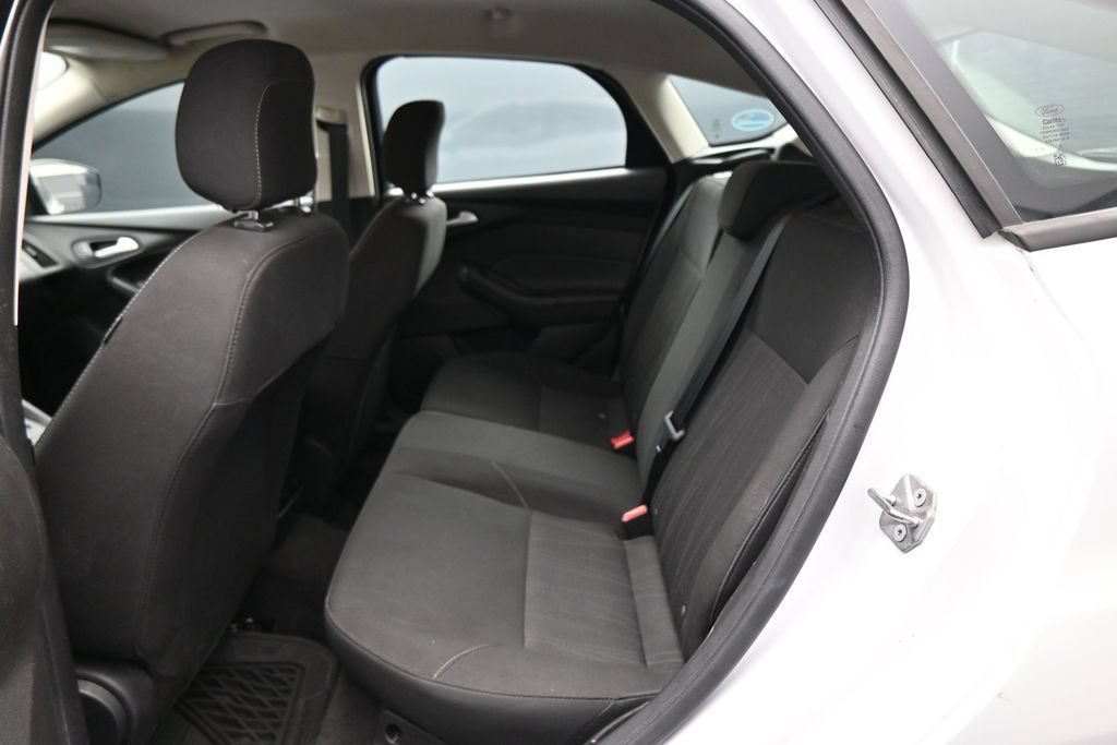 Used 2018 Ford Focus SE FWD image 23