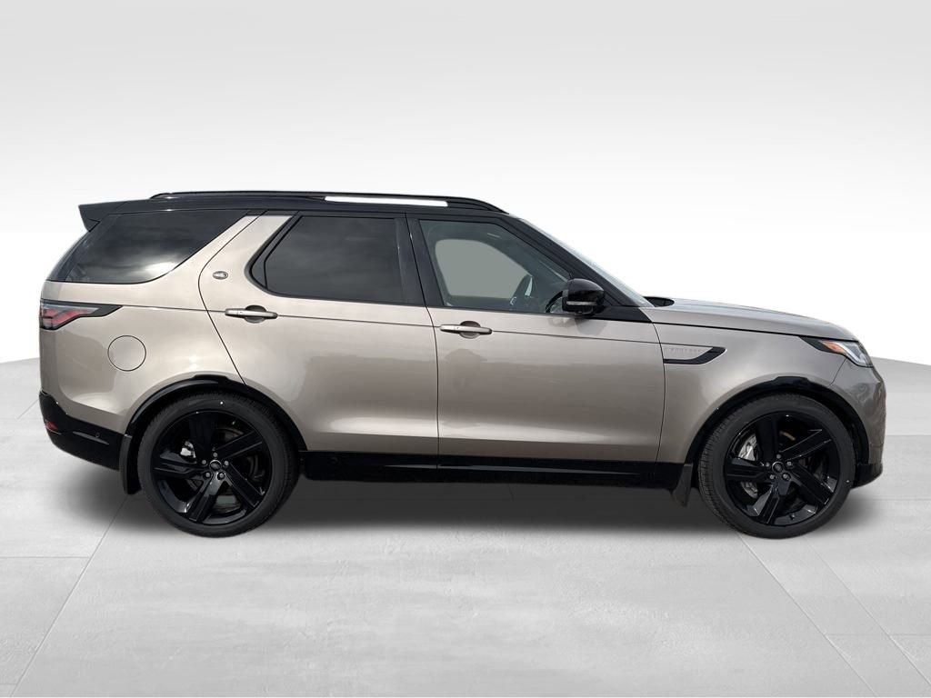 New 2024 Land Rover Discovery Dynamic SE image 5