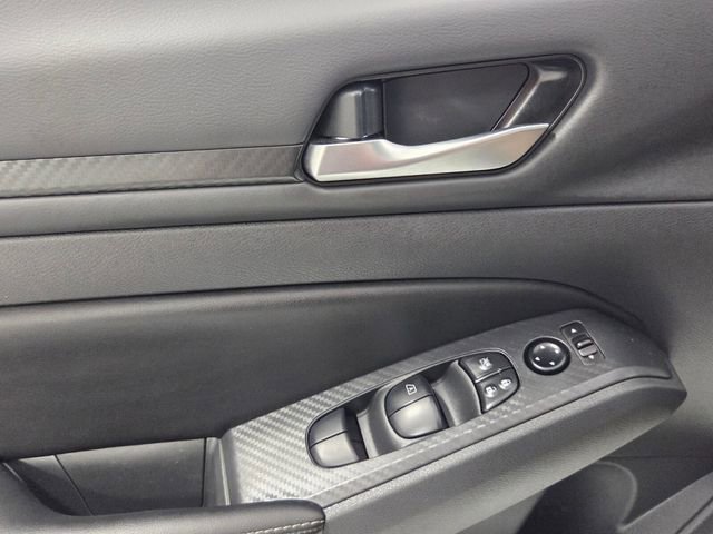 Used 2025 Nissan Altima 2.5 SV FWD image 27