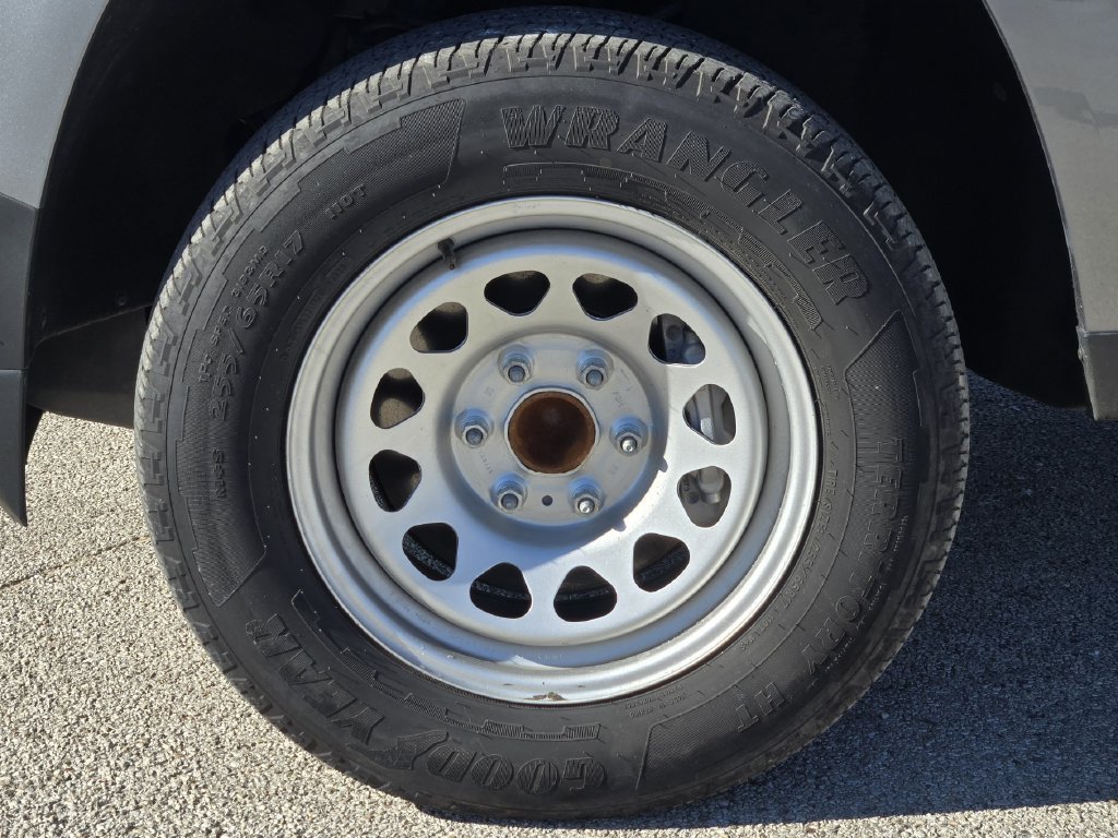 Used 2023 Chevrolet Colorado W/T RWD image 12