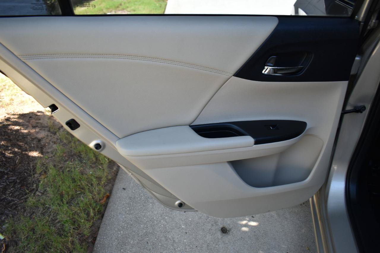 Used 2015 Honda Accord EX-L image 38