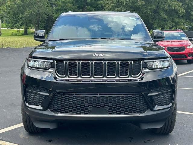 New 2025 Jeep Grand Cherokee Laredo w/ Luxury Tech Group I image 6