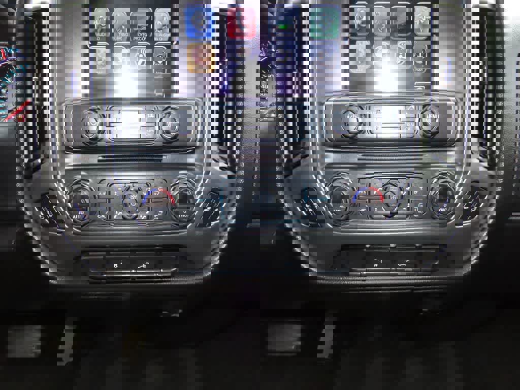 Used 2018 Chevrolet Silverado 1500 LT w/ All Star Edition image 21