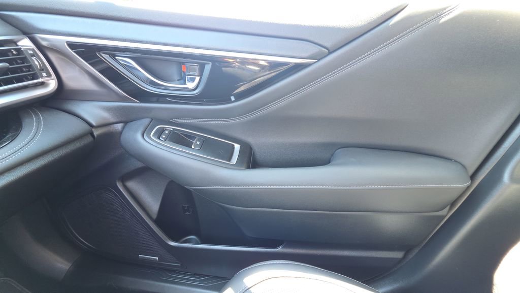 Used 2025 Subaru Outback Touring XT image 16