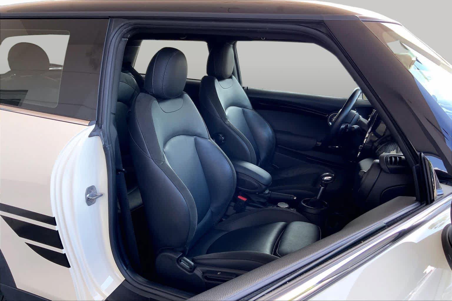 Used 2019 MINI Cooper S w/ Signature Upholstery Package FWD image 9