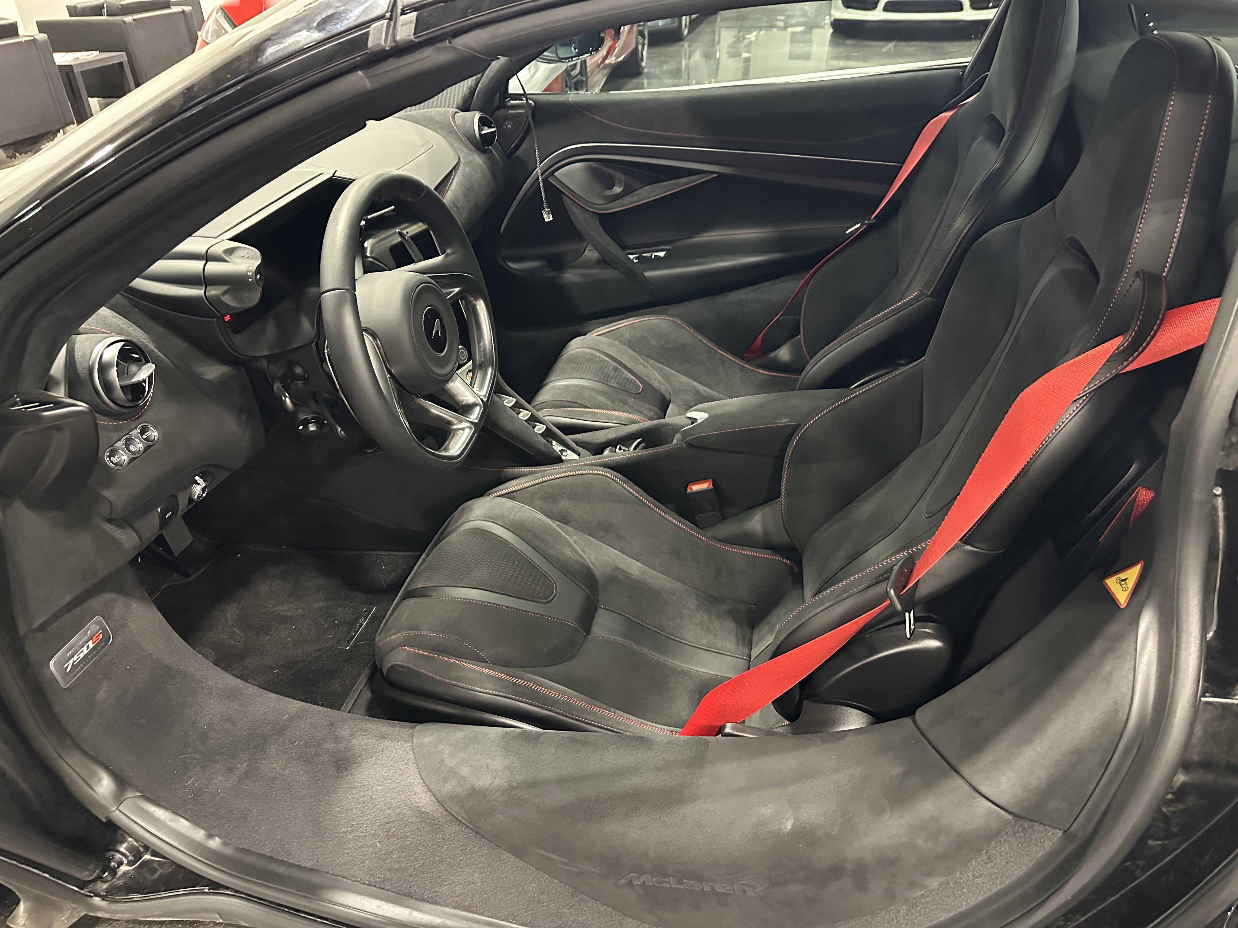 Used 2026 McLaren 750S Spider RWD image 6