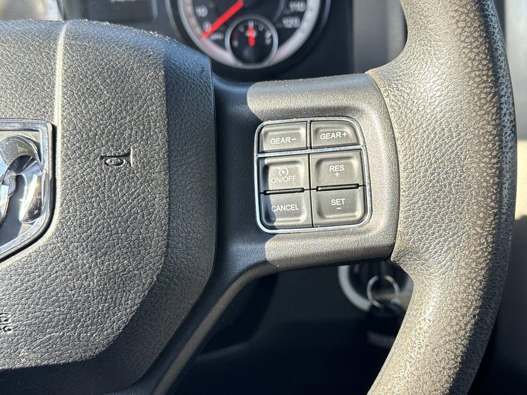 Used 2019 RAM 1500 Classic SLT AWD/4WD image 9