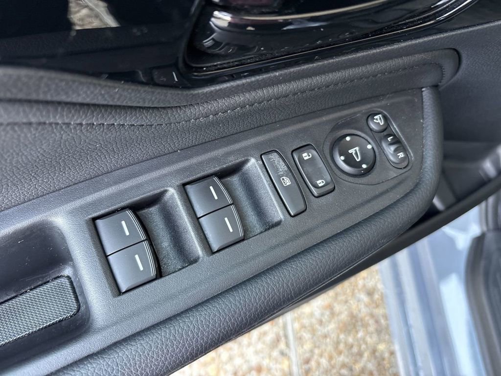 Used 2025 Honda Odyssey Elite image 24