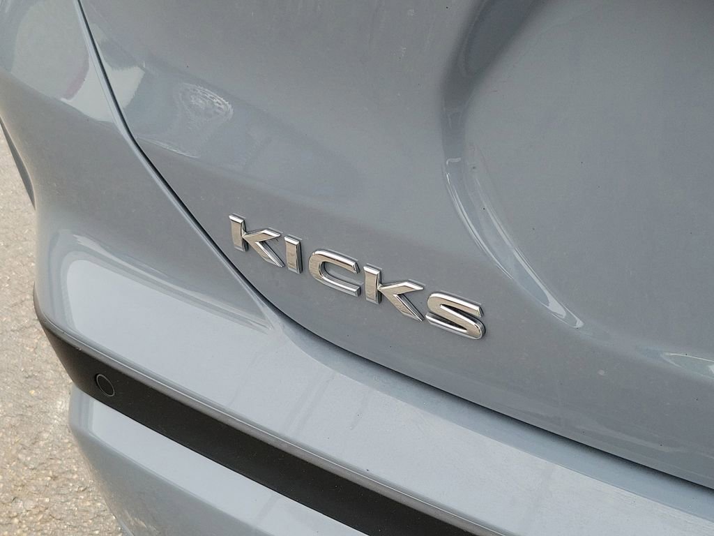 Used 2023 Nissan Kicks SV FWD image 8