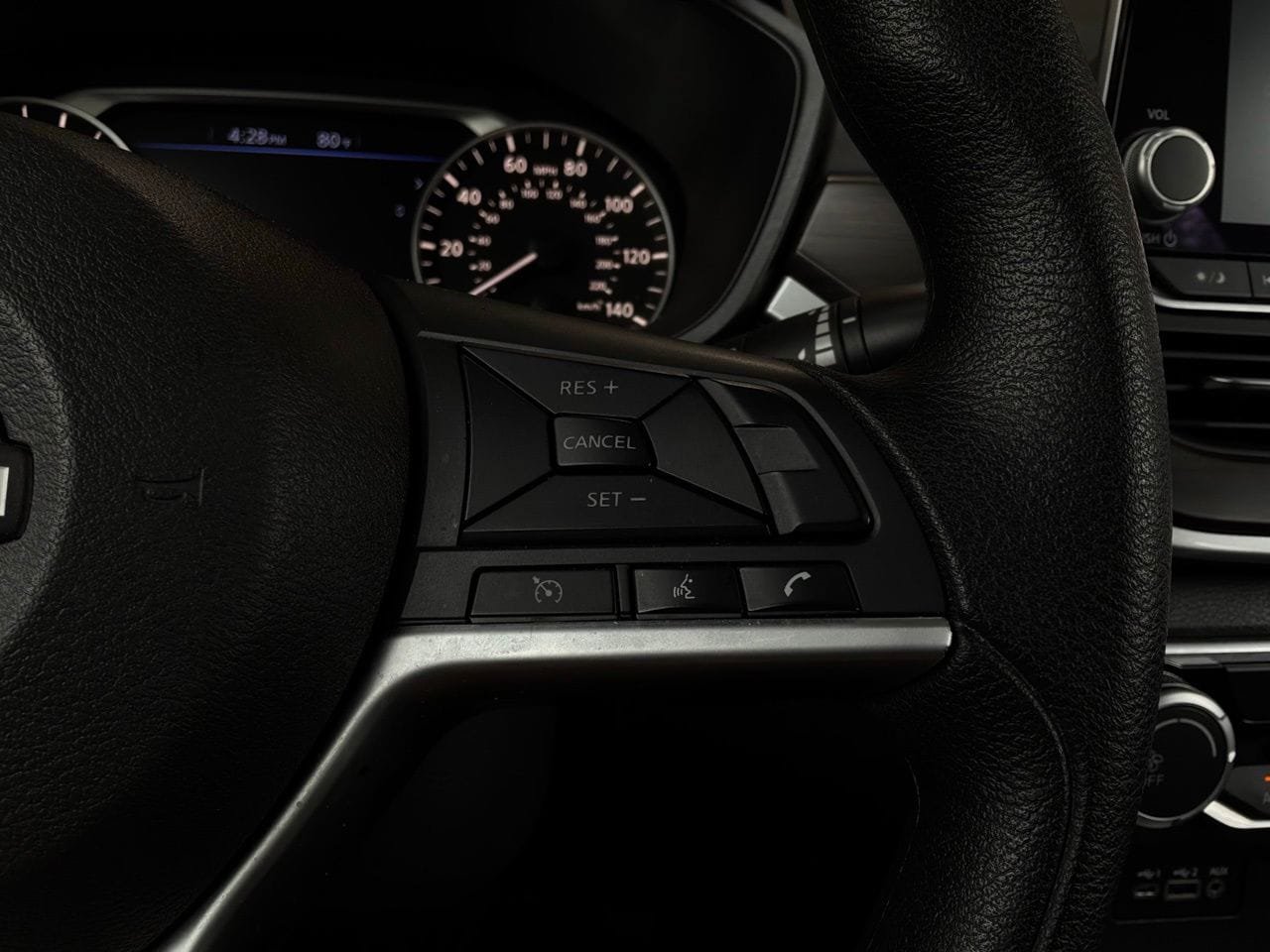 Used 2025 Nissan Altima 2.5 SV FWD image 33