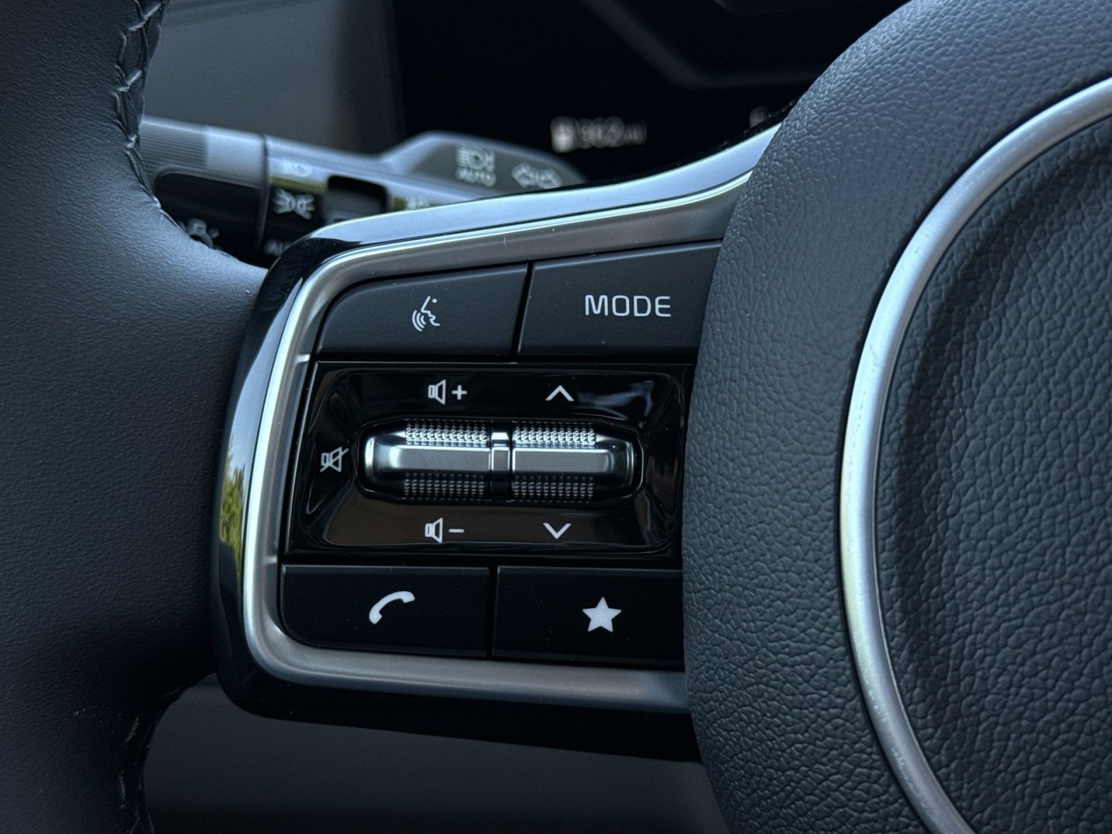 New 2026 Kia Carnival SX FWD image 38