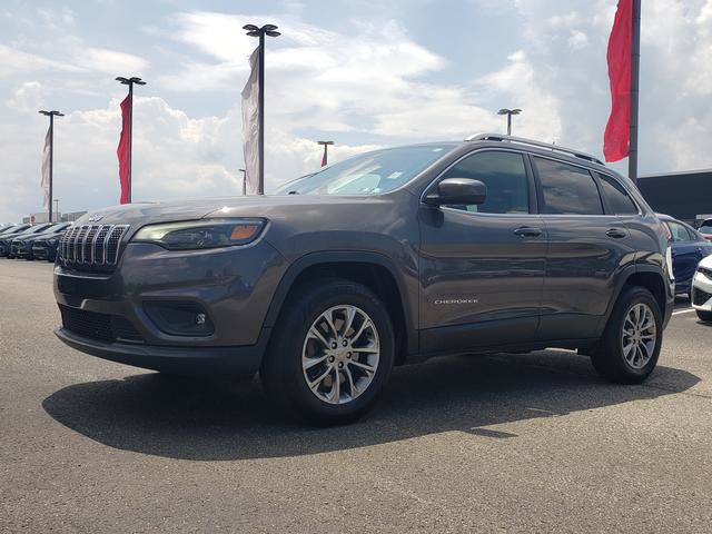 Used 2019 Jeep Cherokee Latitude Plus w/ Cold Weather Group AWD/4WD image 8