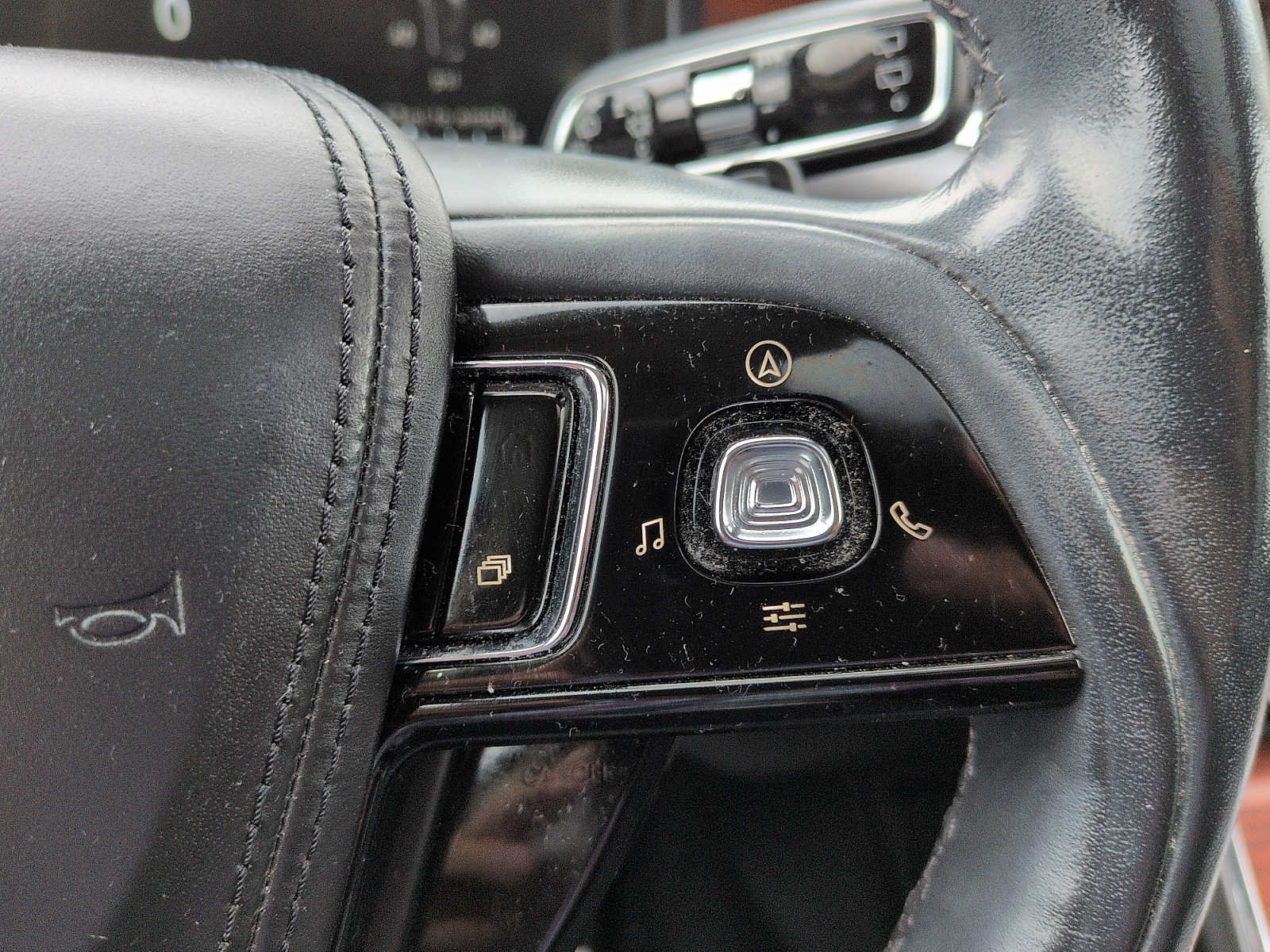 Used 2021 Lincoln Aviator Reserve w/ Equipment Group 202A AWD/4WD image 17