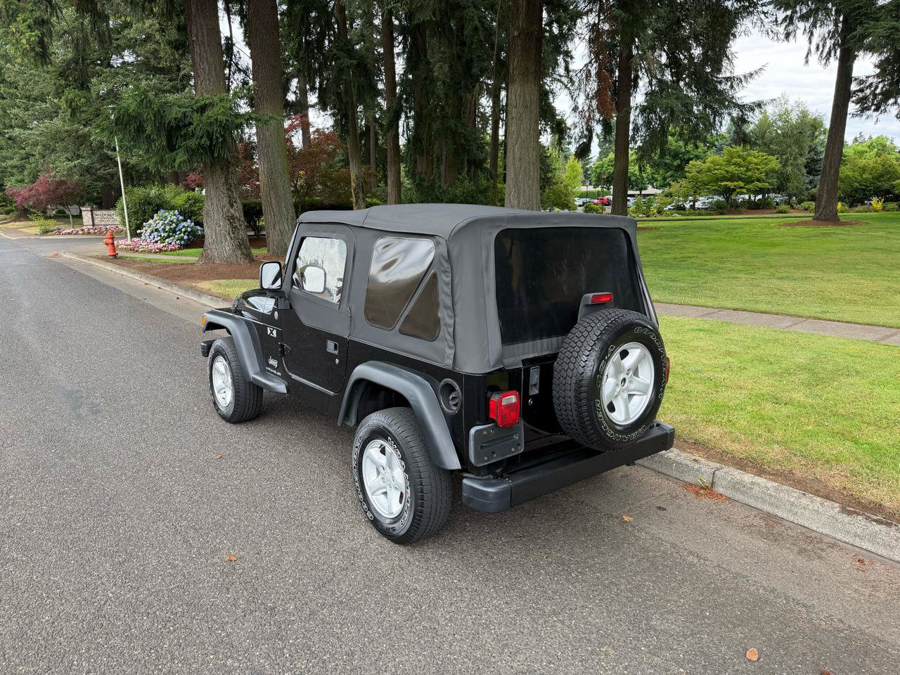 Used 2004 Jeep Wrangler X w/ Wheel Plus Group AWD/4WD image 8
