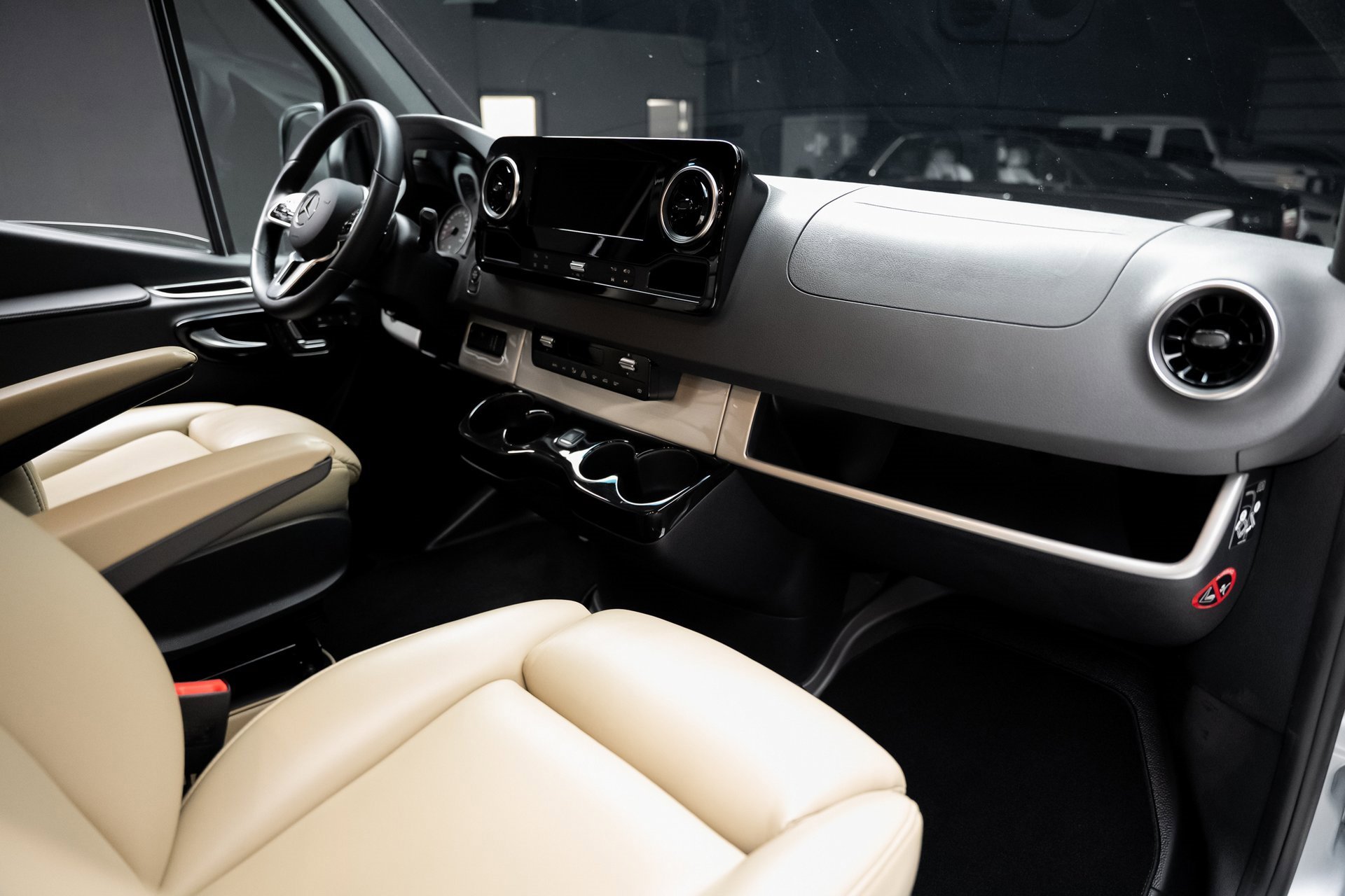 Used 2022 Mercedes-Benz Sprinter 144 Cargo image 57