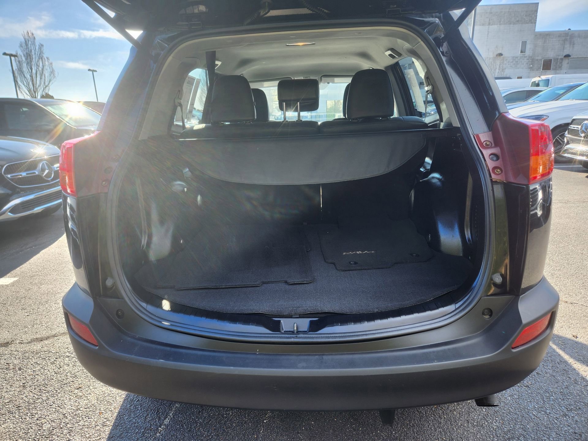 Used 2015 Toyota RAV4 LE image 32