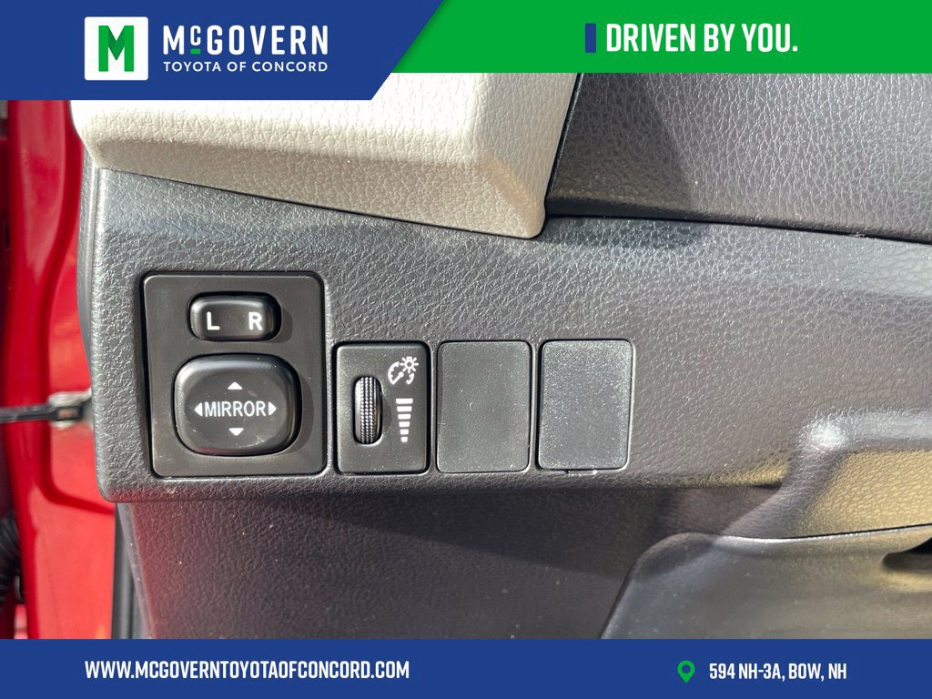Used 2015 Toyota Corolla LE FWD image 26