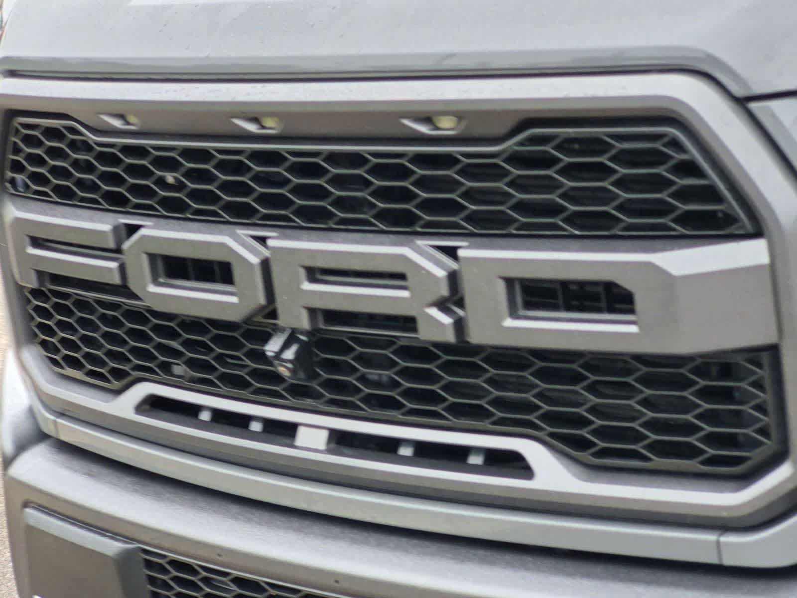 Used 2018 Ford F150 Raptor w/ Equipment Group 802A Luxury AWD/4WD image 12