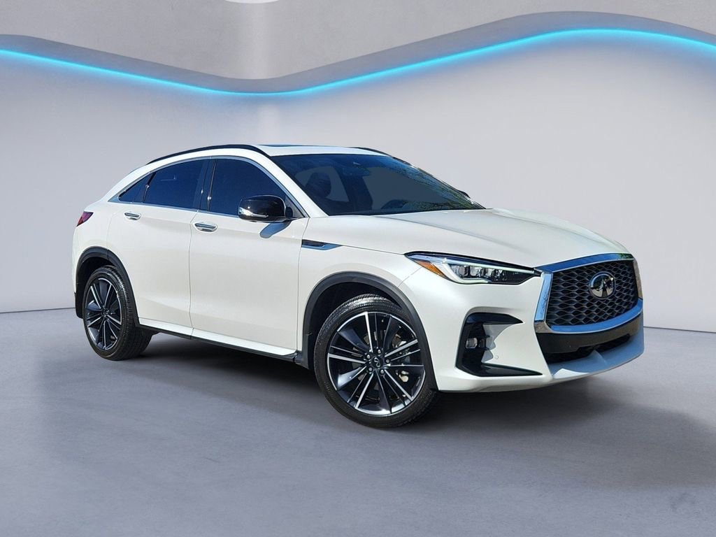 Used 2025 INFINITI QX55 Essential image 2