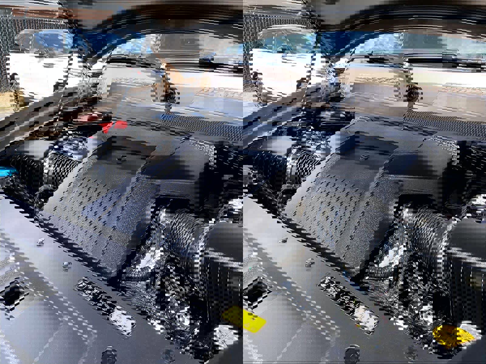 Used 2025 Land Rover Defender 110 AWD/4WD image 33