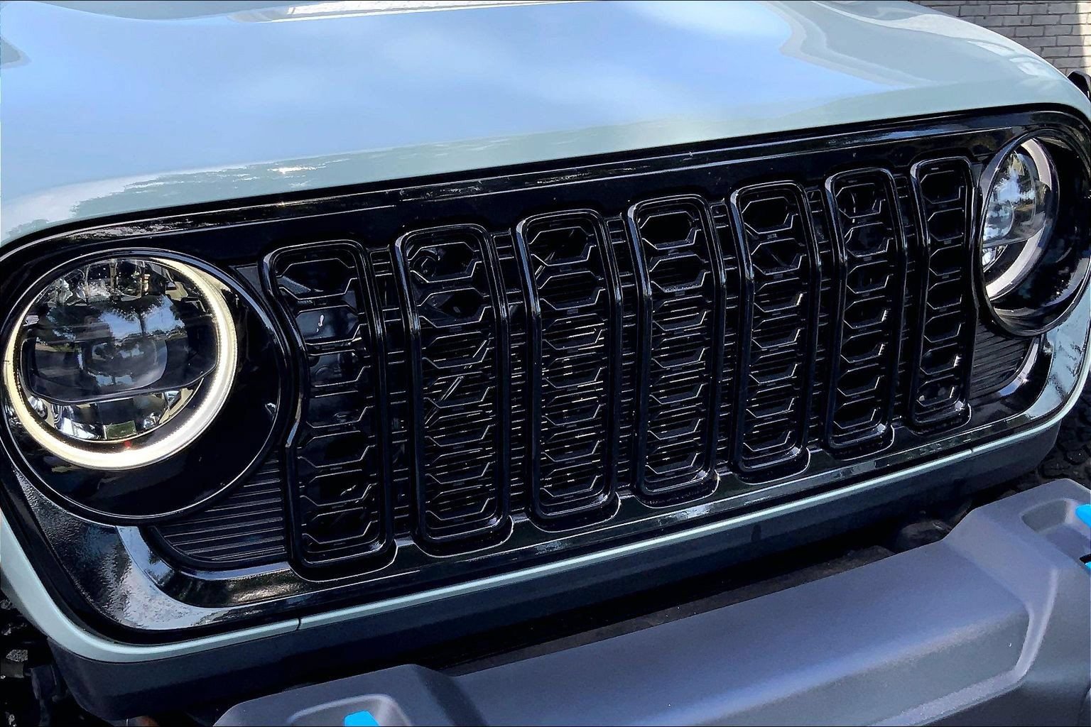 Used 2024 Jeep Wrangler Unlimited AWD/4WD image 24