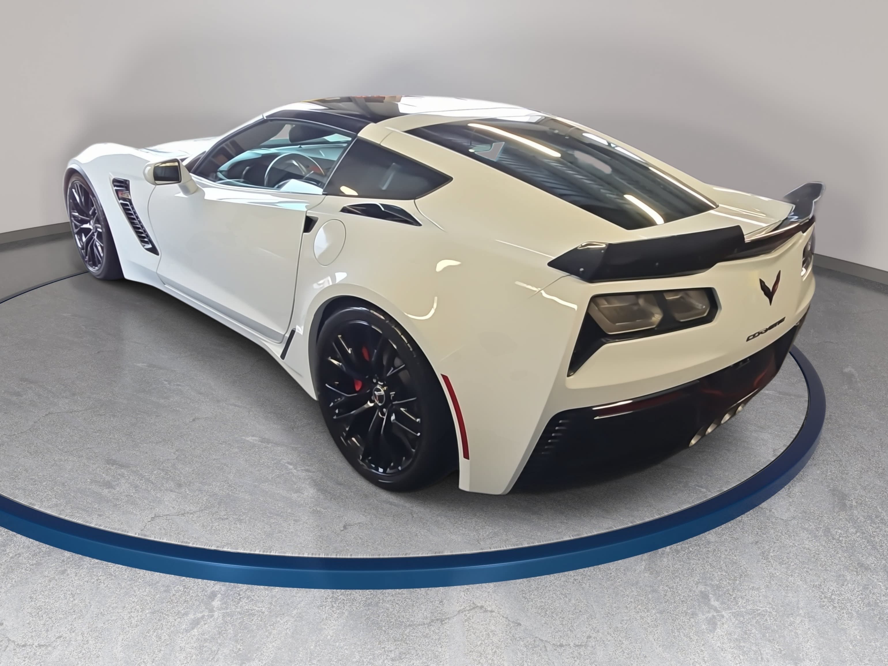 Used 2015 Chevrolet Corvette Z06 w/ 2LZ Preferred Equipment Group RWD image 7