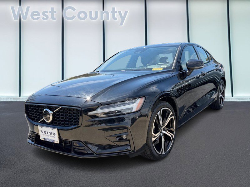 Certified 2025 Volvo S60 B5 Plus image 9