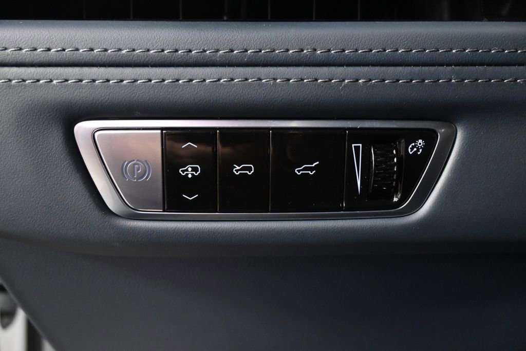 New 2025 Cadillac Escalade IQ Luxury 2 AWD/4WD image 25