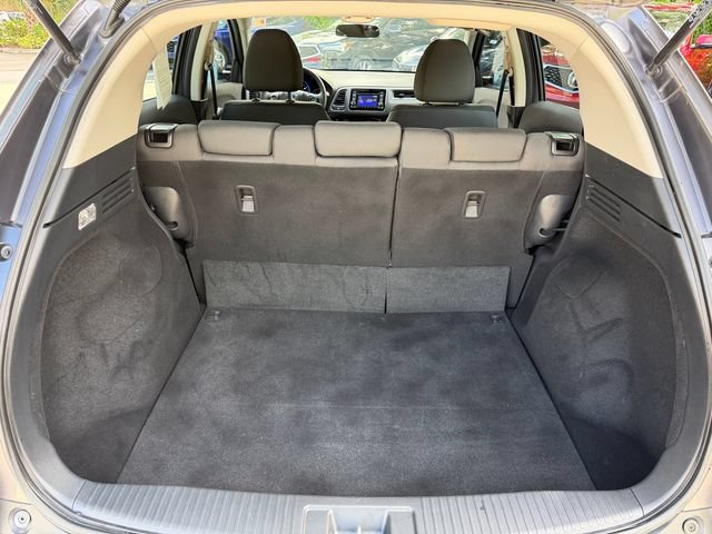 Used 2021 Honda HR-V LX image 16