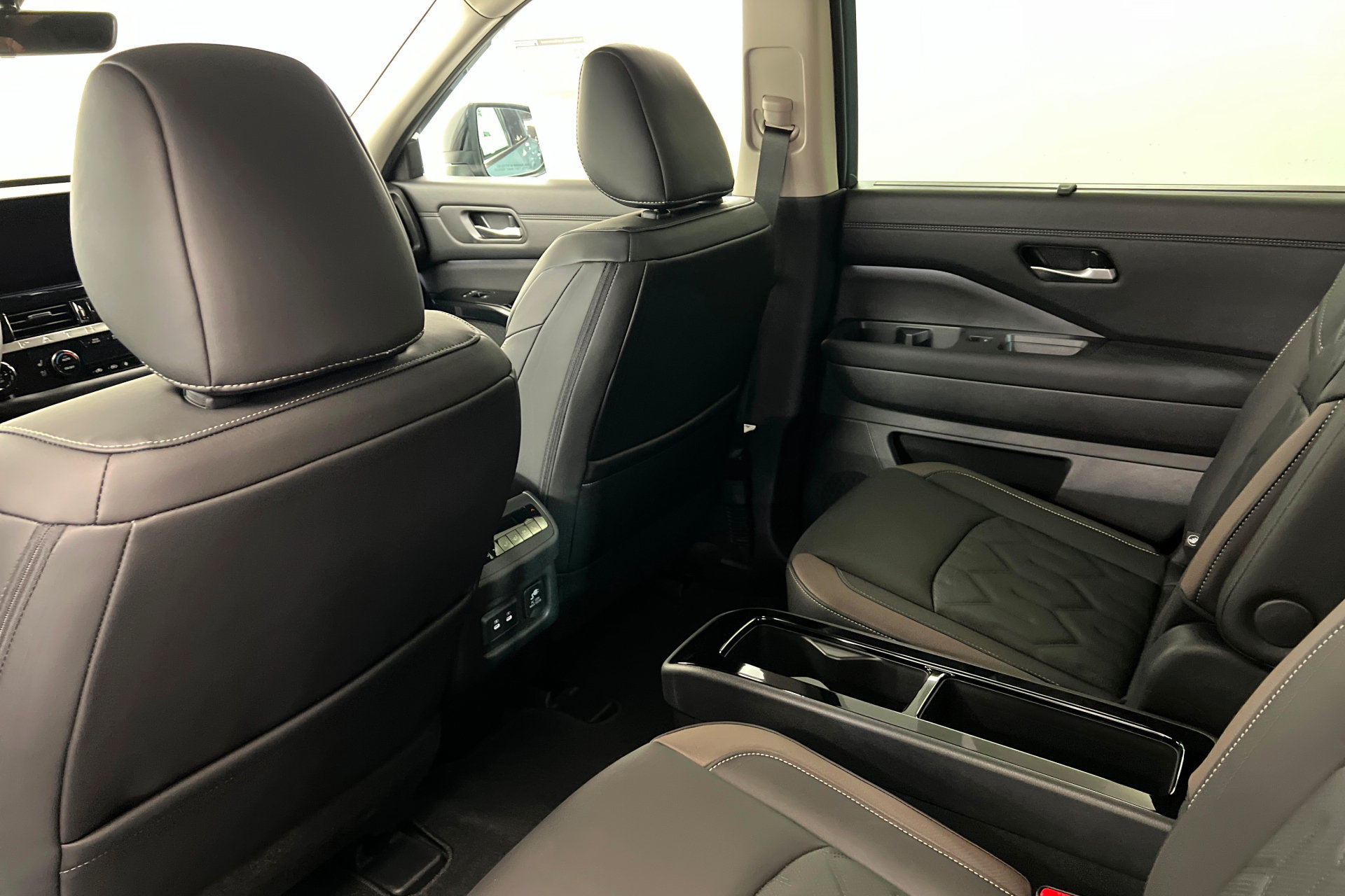 New 2026 Nissan Pathfinder Platinum AWD/4WD image 19