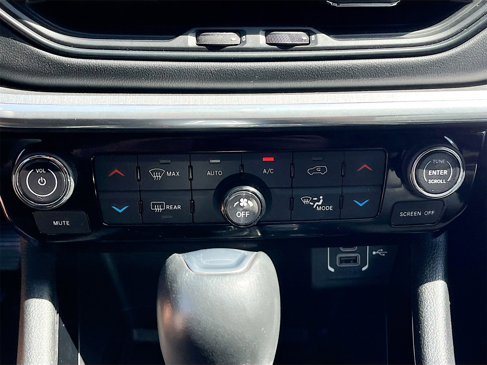 Used 2023 Jeep Compass High Altitude image 16