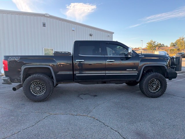 Used 2015 GMC Sierra 2500 SLT w/ Duramax Plus Package AWD/4WD image 2