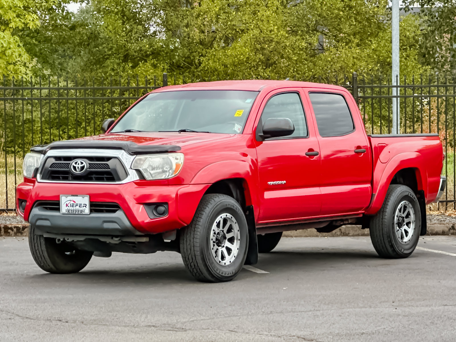 Used 2014 Toyota Tacoma PreRunner w/ SR5 Package RWD image 8