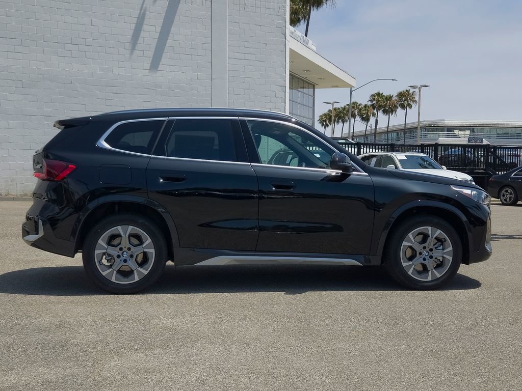 New 2026 BMW X1 xDrive28i w/ Technology Package AWD/4WD image 3